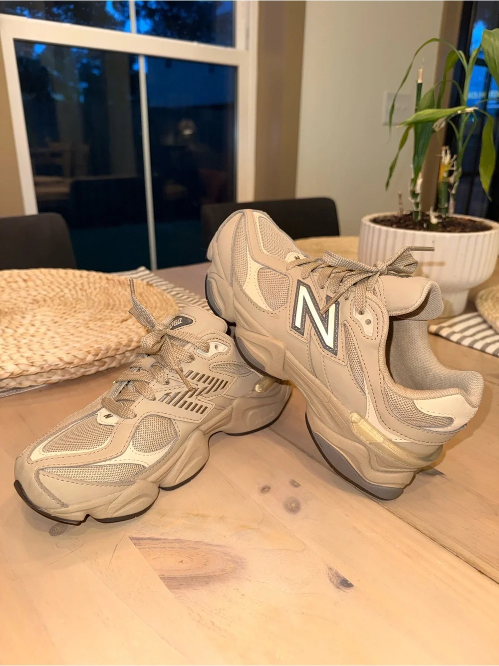New Balance Women's Beige Chunky Sneaker